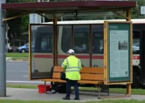acidente de abrigo de ônibus